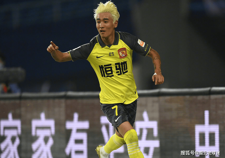  利物浦青春风暴席卷狼队，U21小将首秀破门  