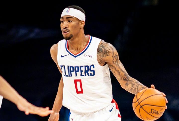 NBA-詹姆斯补篮绝杀凯尔特人，湖人终结七连胜登顶东部引热议